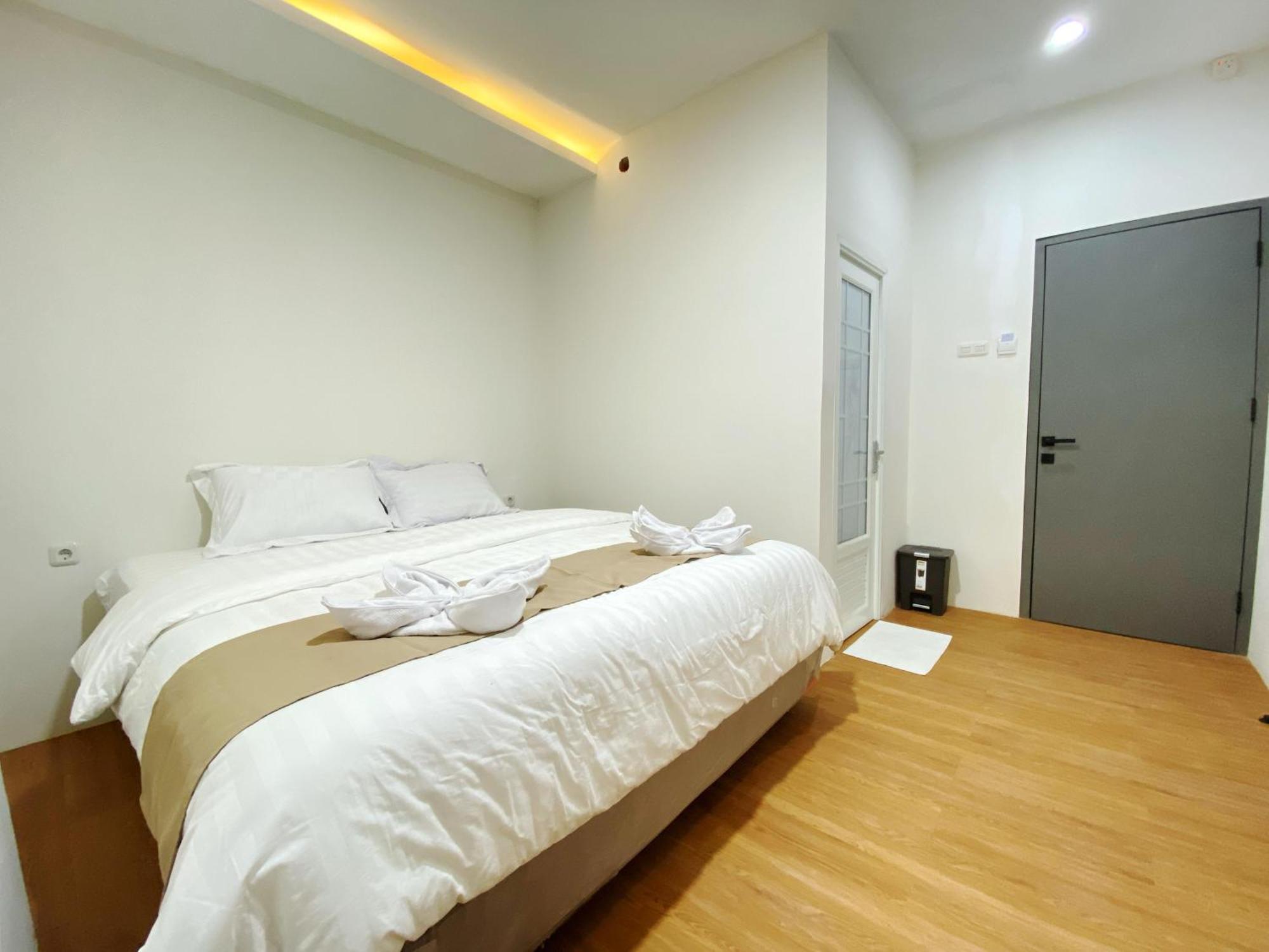 Double D Guesthouse Syariah Bukittinggi Exterior photo