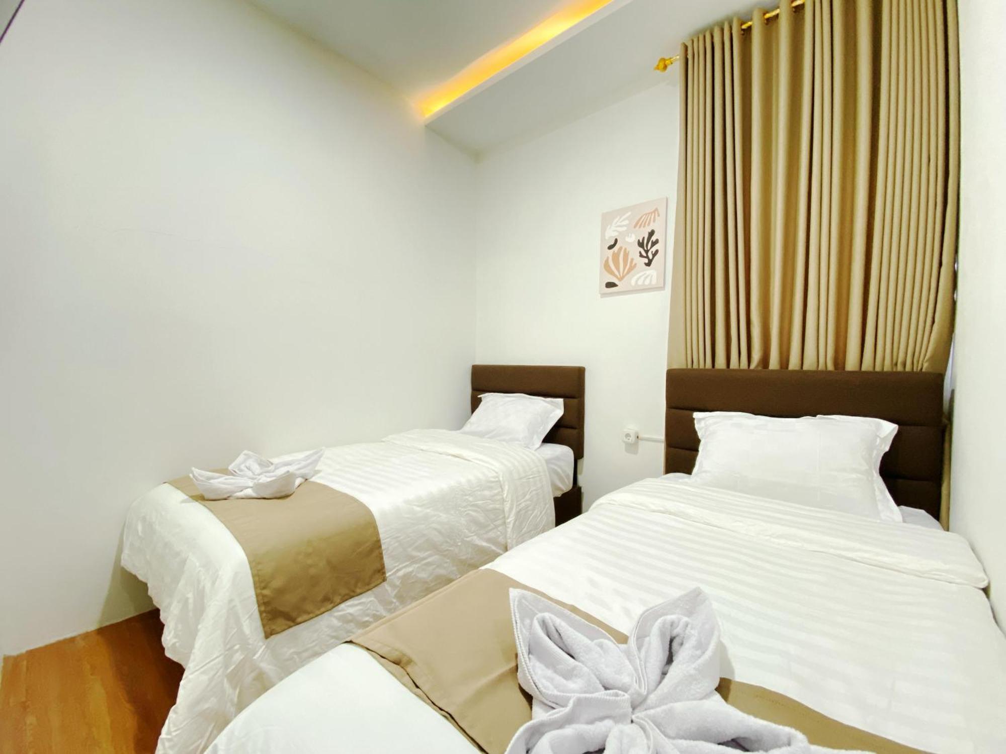 Double D Guesthouse Syariah Bukittinggi Exterior photo